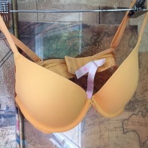 Victoria secret 32 B orange with pink lining
